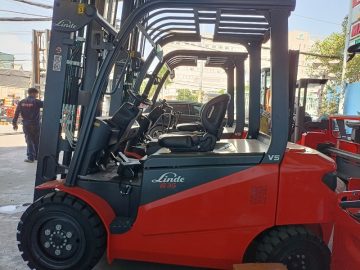 xe nâng mới về
