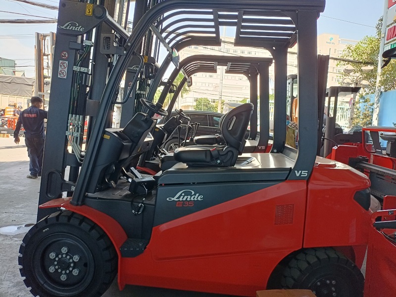 xe nâng mới về